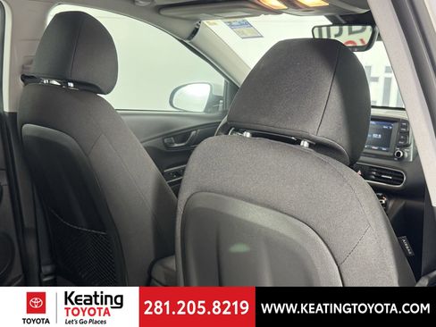 Used 2021 Hyundai Kona SEL Plus w/ Cargo Package image 18