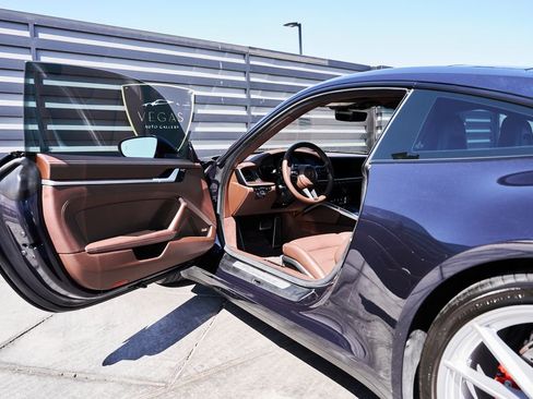 Used 2020 Porsche 911 Carrera 4S w/ Premium Package AWD/4WD image 25