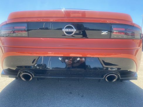 Used 2024 Nissan Z Performance w/ Heritage Edition image 11