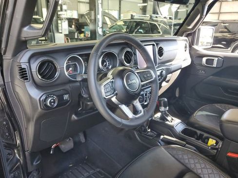 Used 2023 Jeep Gladiator Overland image 18