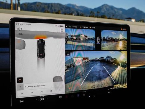 Used 2024 Tesla Model Y 2WD image 24