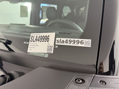 New 2025 Ford Bronco Badlands image 9