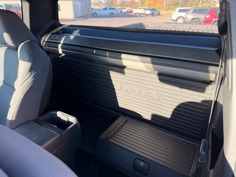Used 2024 Toyota Tacoma SR image 15