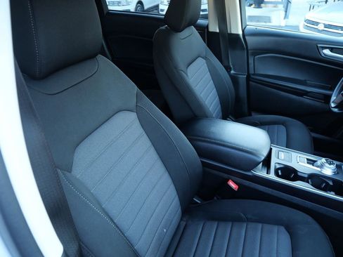 Used 2021 Ford Edge SE image 29