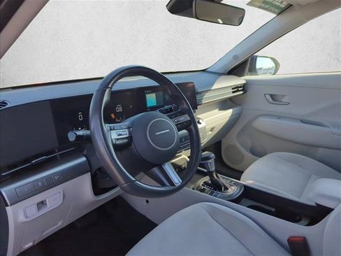 Used 2025 Hyundai Kona SEL FWD image 9