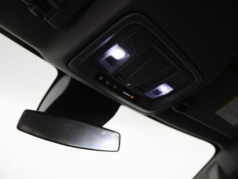 Used 2024 GMC Sierra 1500 SLE image 11