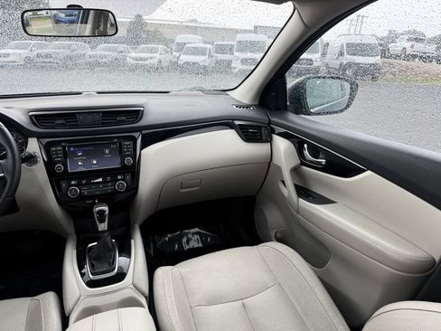 Used 2018 Nissan Rogue Sport SL AWD/4WD image 26