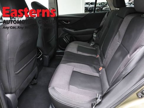 Used 2024 Subaru Outback Premium AWD/4WD image 19