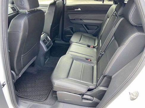 Used 2022 Volkswagen Atlas Cross Sport SE FWD image 22