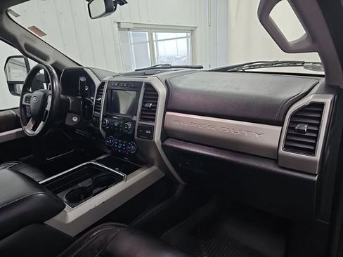 Used 2019 Ford F350 Lariat w/ Chrome Package image 27