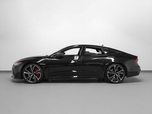 Used 2022 Audi RS 7 Sportback w/ Carbon Optic Package AWD/4WD image 2