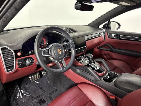 Certified 2023 Porsche Cayenne GTS AWD/4WD image 4