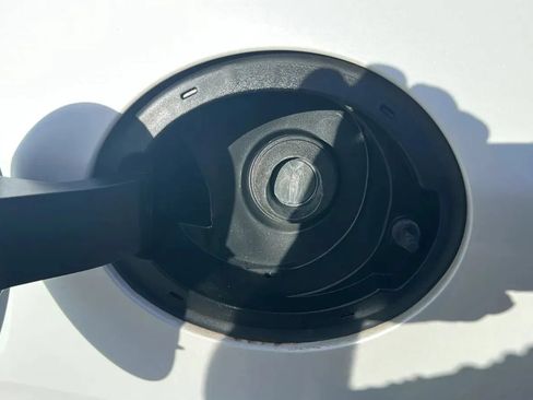 Used 2018 Buick Enclave Essence FWD image 24