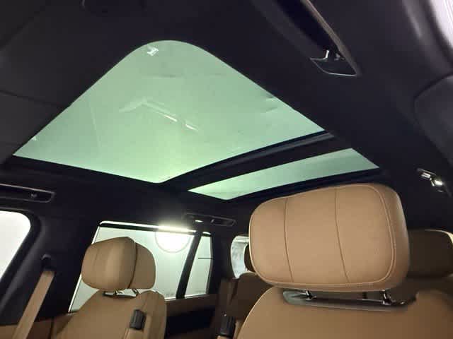 New 2026 Land Rover Range Rover Long Wheelbase Autobiography AWD/4WD image 24