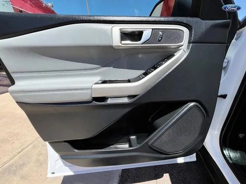 Used 2021 Ford Explorer XLT w/ Equipment Group 202A RWD image 10