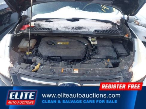 Used 2016 Ford Escape SE w/ SE Chrome Package image 19