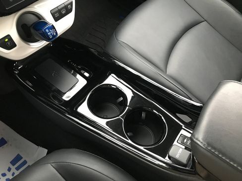 Used 2018 Toyota Prius Prime Advanced image 20