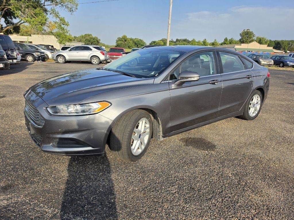 Used 2014 Ford Fusion SE FWD image 9