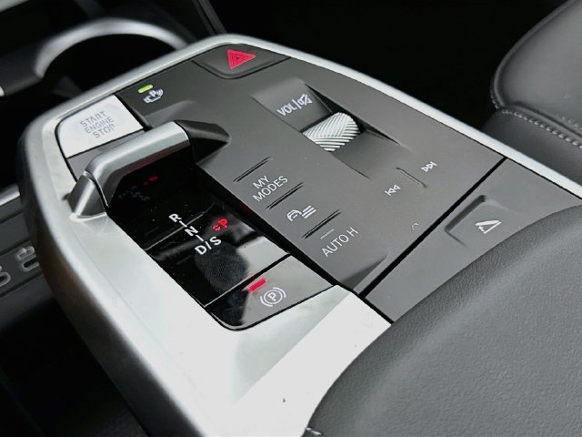 New 2027 BMW X1 xDrive28i AWD/4WD image 17
