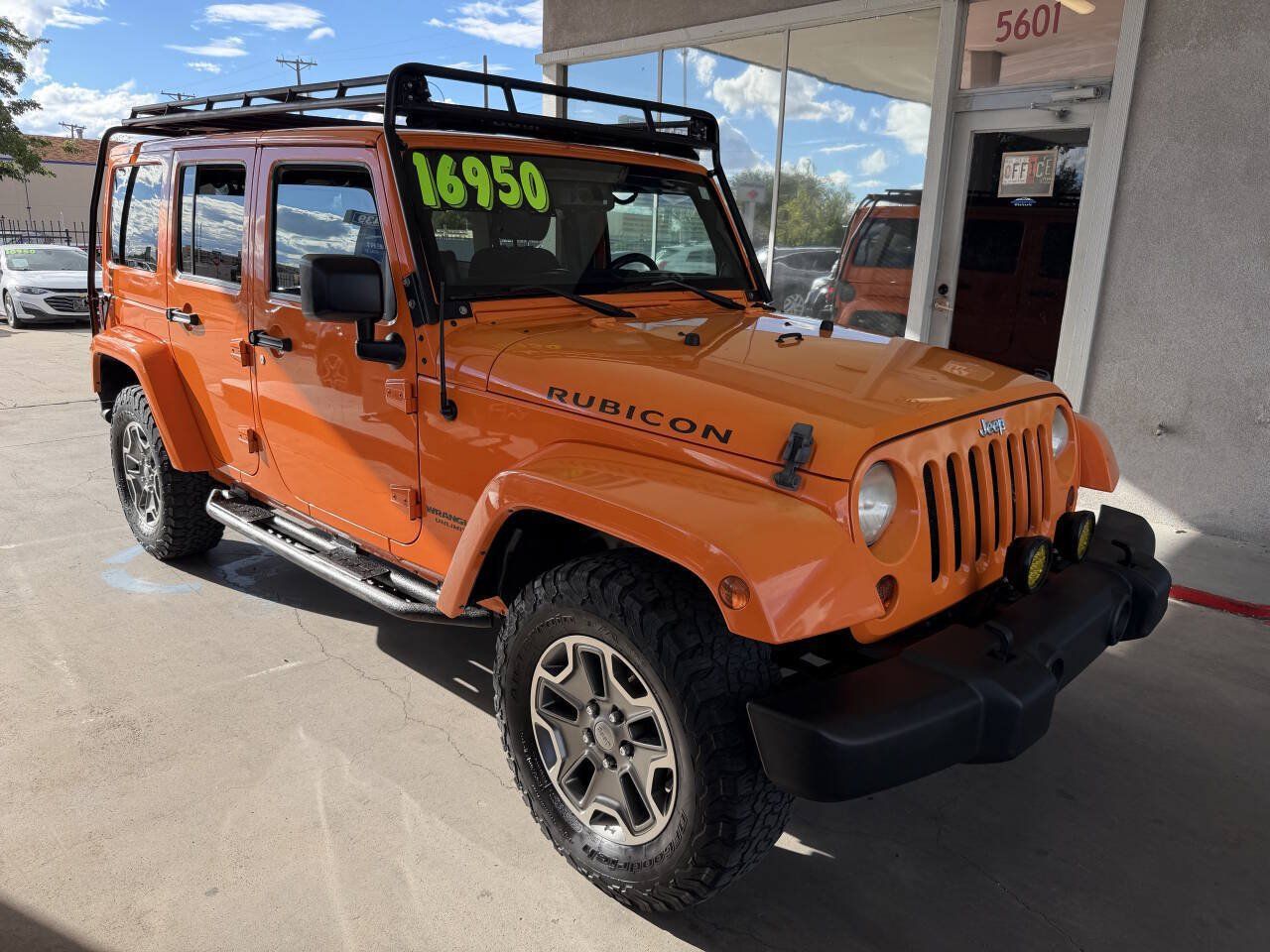 Used 2013 Jeep Wrangler Unlimited Rubicon w/ Dual Top Group AWD/4WD image 2