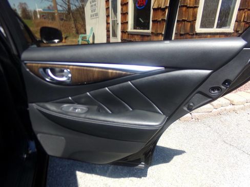 Used 2018 INFINITI Q50 Luxe w/ Essential Package (3.0T Luxe) image 33