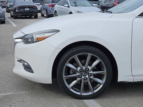Used 2018 MAZDA MAZDA3 Touring image 8