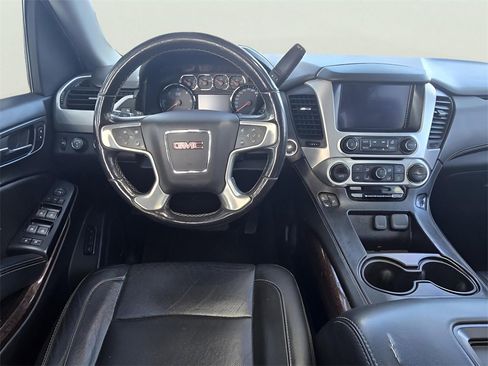 Used 2019 GMC Yukon XL SLT image 4