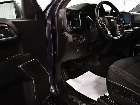 Used 2022 Chevrolet Silverado 1500 LT AWD/4WD image 16