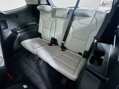 Used 2025 Kia Telluride S FWD image 30