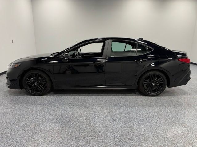 Used 2026 Toyota Camry Hybrid FWD image 5