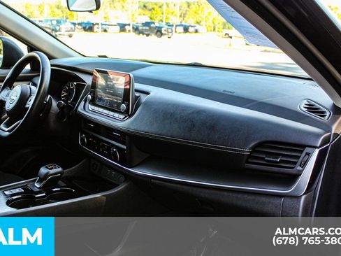 Used 2024 Nissan Rogue S FWD image 22