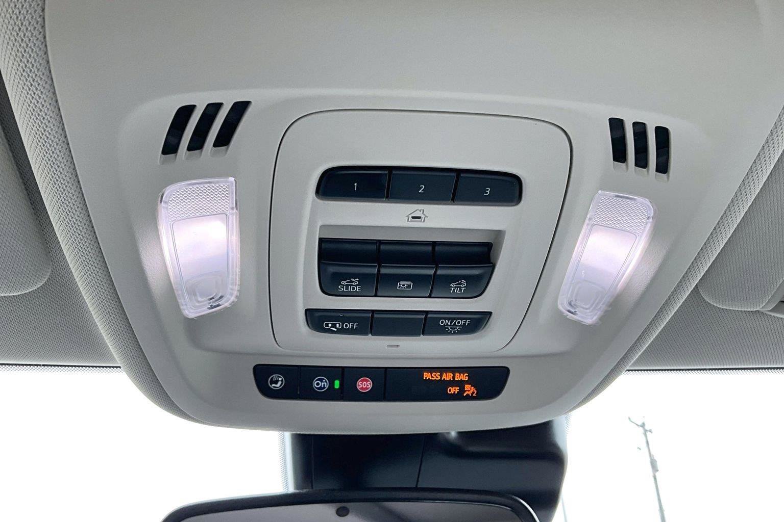 Used 2023 Buick Envision Essence w/ Technology Package I AWD/4WD image 38