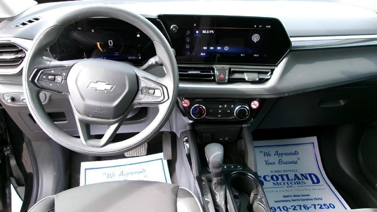 Used 2025 Chevrolet TrailBlazer LT AWD/4WD image 11