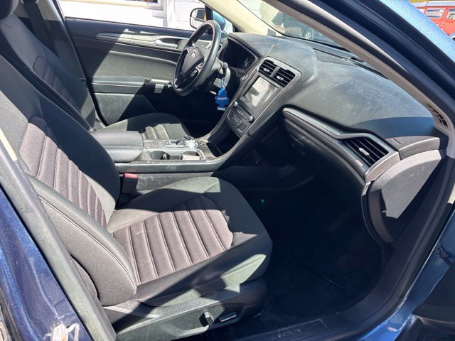 Used 2018 Ford Fusion SE w/ Fusion SE Technology Package FWD image 5