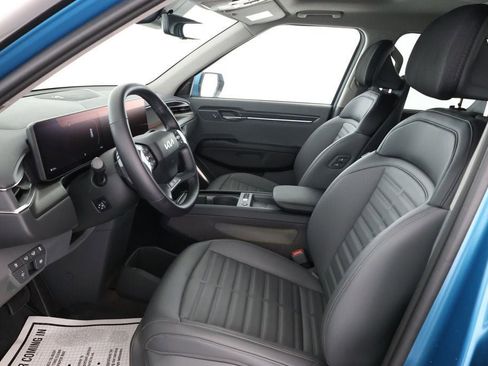 Used 2024 Kia EV9 Land image 21