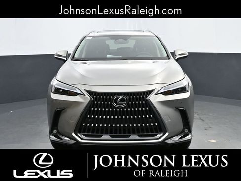 Used 2025 Lexus NX 250 250 Premium w/ Accessory Package (2T) image 4