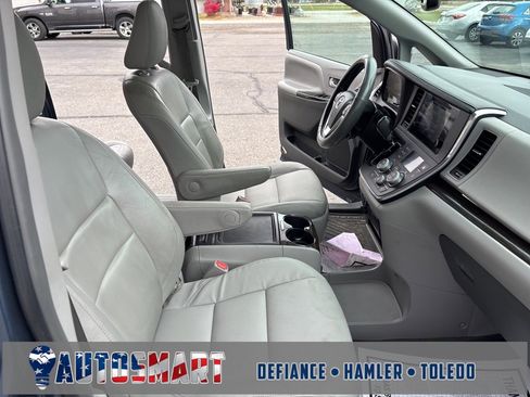 Used 2016 Toyota Sienna L image 51