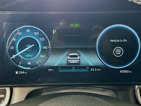Used 2023 Hyundai Elantra Limited FWD image 9