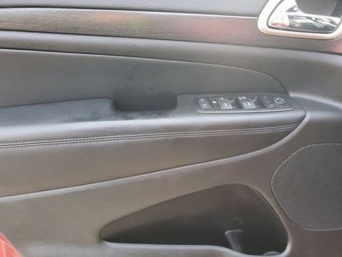 Used 2015 Jeep Grand Cherokee Altitude image 19