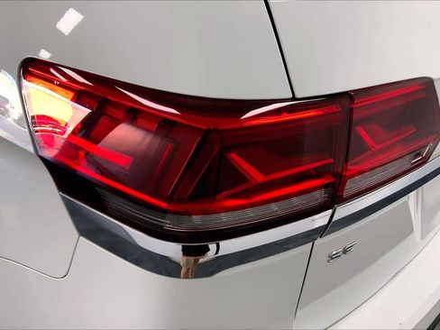 Used 2021 Volkswagen Atlas SE w/ Panoramic Sunroof Package image 25