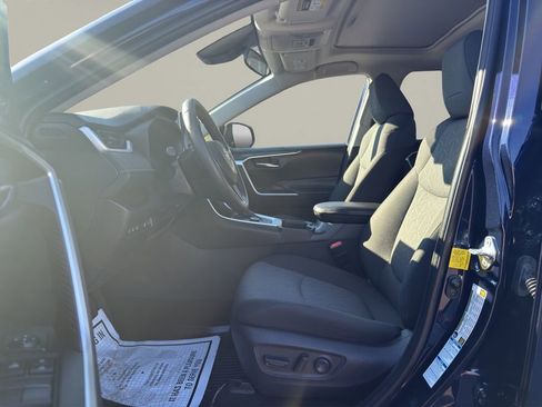 Used 2022 Toyota RAV4 XLE image 9