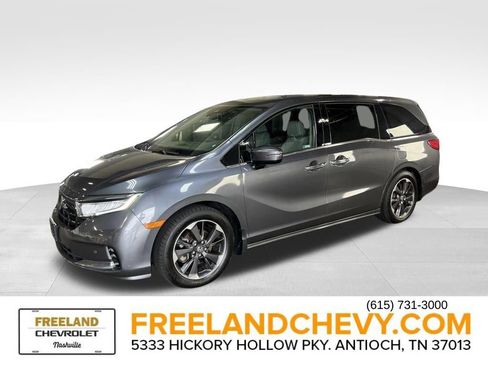 Used 2023 Honda Odyssey Elite image 3