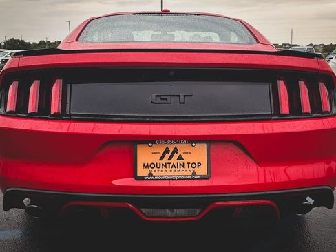 Used 2016 Ford Mustang GT Premium w/ Black Accent Package RWD image 28