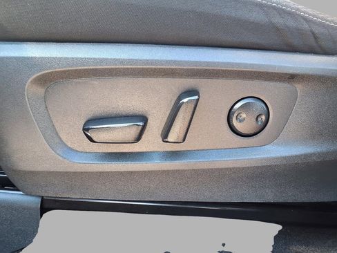 Certified 2025 Nissan Pathfinder SV image 24