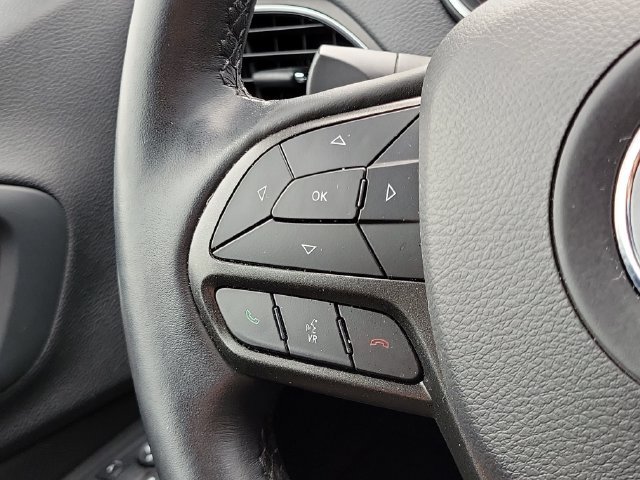 Used 2019 Jeep Cherokee Trailhawk w/ Cold Weather Group AWD/4WD image 11