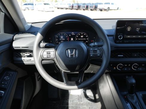 Used 2025 Honda Accord SE image 22
