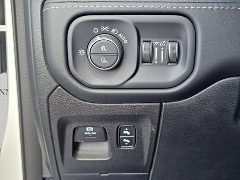 Used 2022 RAM 1500 Limited AWD/4WD image 22