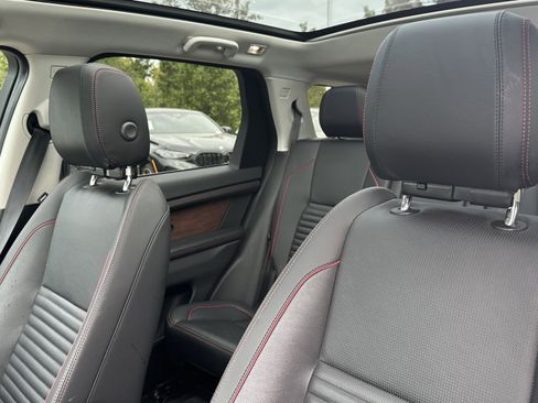 Used 2023 Land Rover Discovery Sport SE R-Dynamic image 18