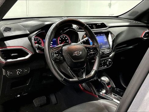 Used 2023 Chevrolet TrailBlazer RS w/ Sun and Liftgate Package image 16