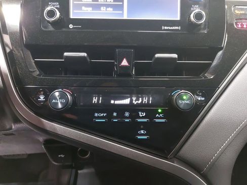 Used 2022 Toyota Camry SE image 20